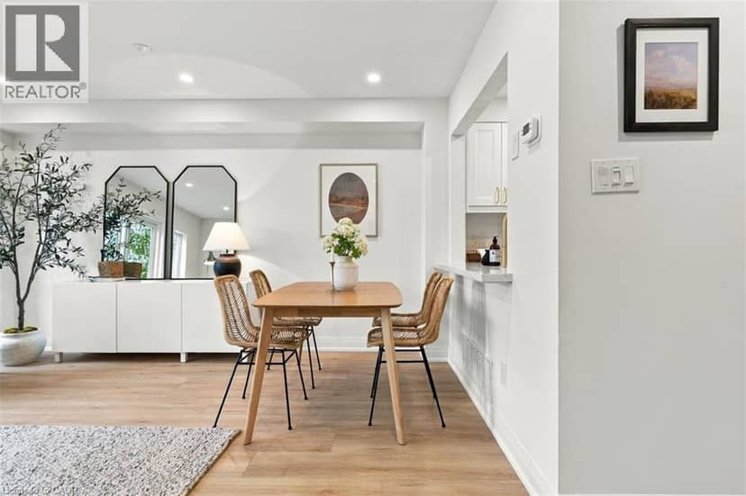 44 VIEWCREST Circle — photo 11 of 25