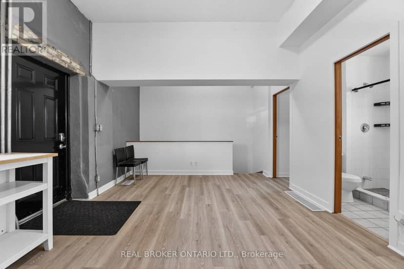 9 - 12 Bridgeport Road E — photo 11 of 39