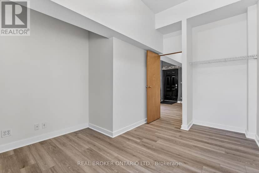 9 - 12 Bridgeport Road E — photo 17 of 39