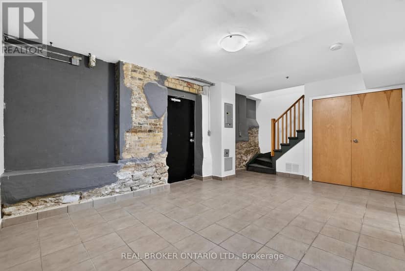 9 - 12 Bridgeport Road E — photo 21 of 39