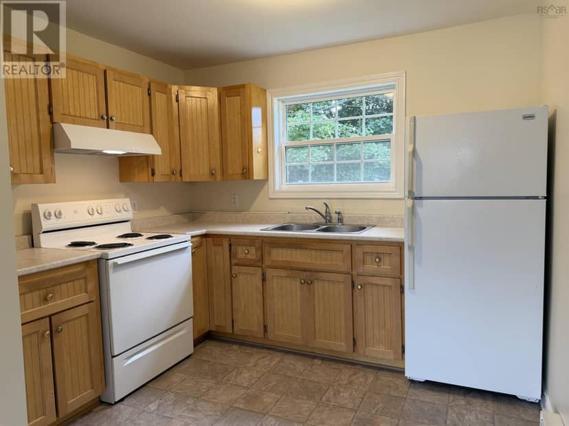 162 Upper McLean Street — photo 12 of 29