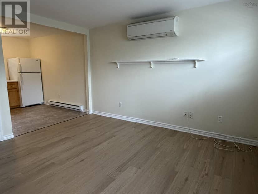 162 Upper McLean Street — photo 9 of 29