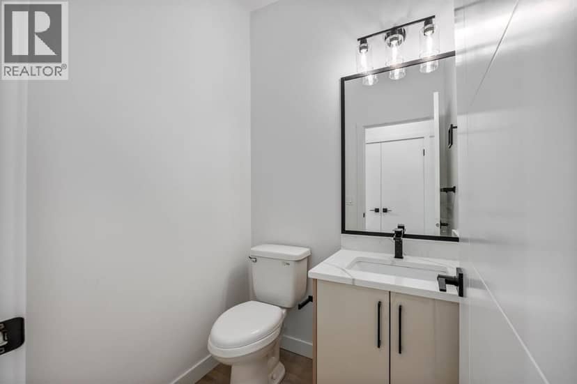 142 Lakewood Crescent — photo 17 of 40