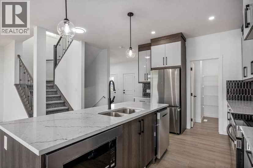 140 Lakewood Crescent — photo 17 of 40