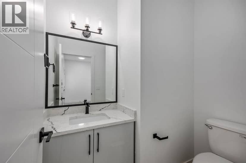 140 Lakewood Crescent — photo 19 of 40