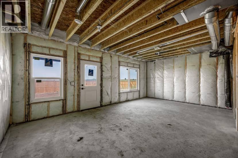140 Lakewood Crescent — photo 33 of 40
