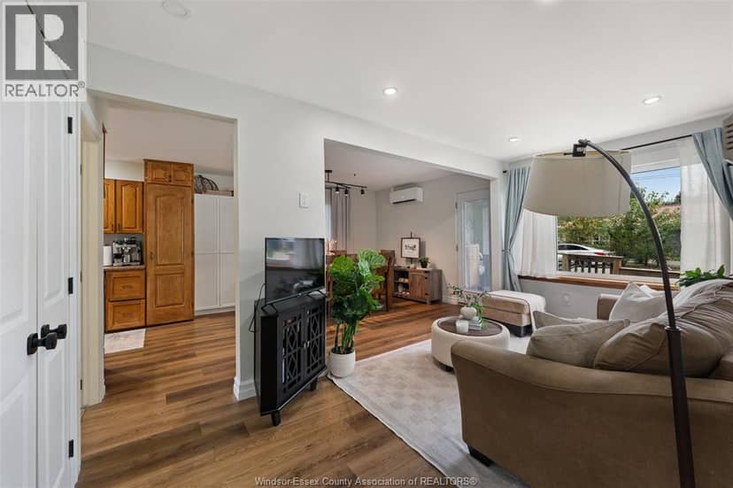 1056 Spruce Avenue — photo 13 of 36