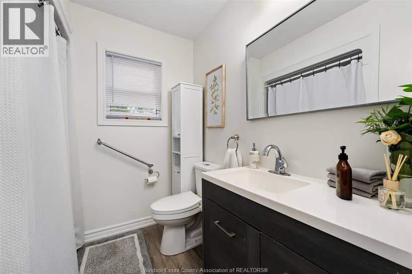 1056 Spruce Avenue — photo 23 of 36