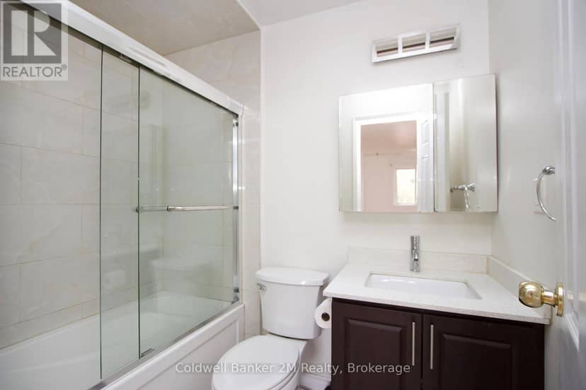 673 Attersley Drive — photo 16 of 27
