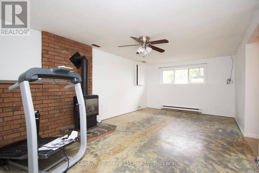 673 Attersley Drive — photo 19 of 27