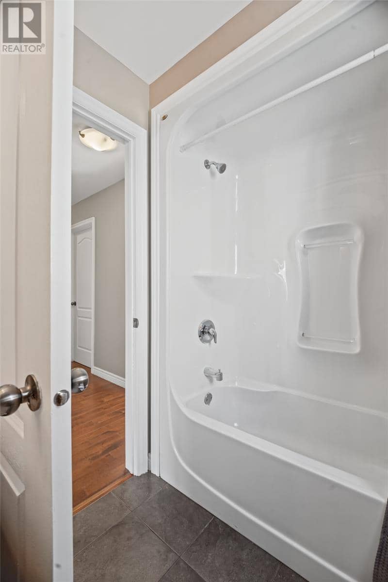 8 Ossington Street — photo 16 of 30