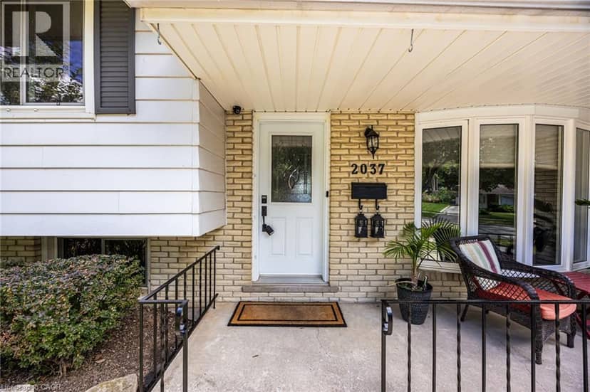 2037 MOUNTAIN GROVE Avenue, Burlington, photo 4