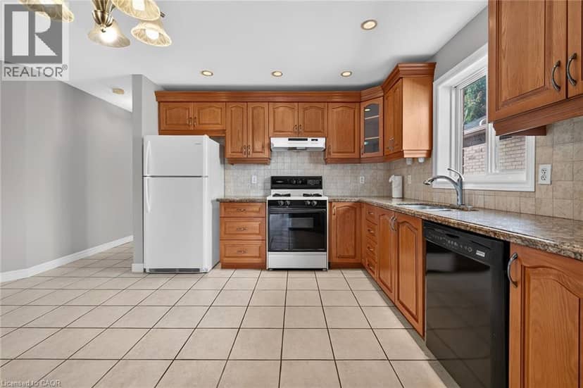 795 TENTH Avenue — photo 13 of 40