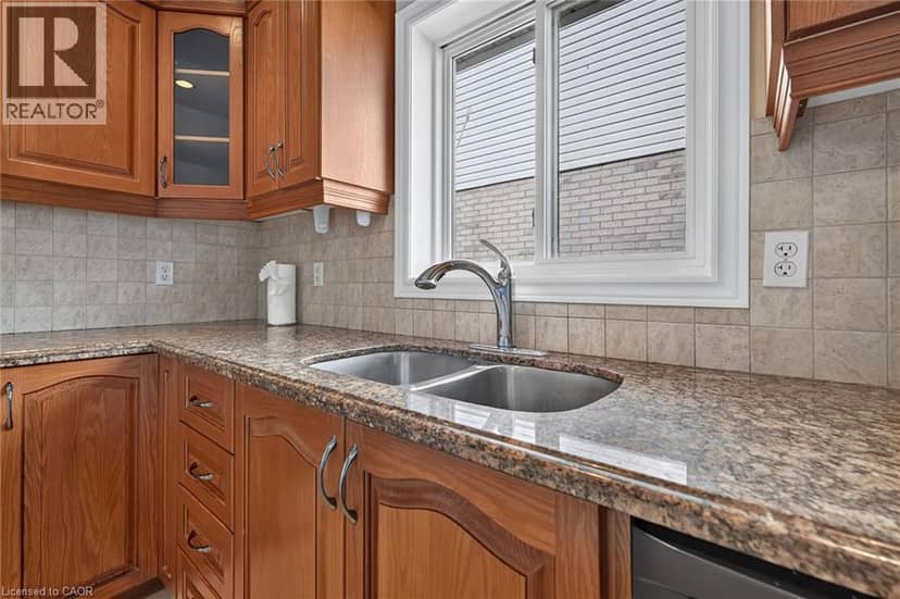 795 TENTH Avenue — photo 14 of 40