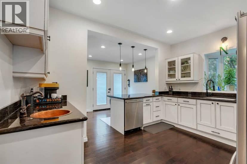 5820 Bowwater Crescent NW — photo 9 of 40