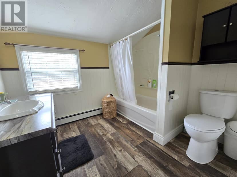 80 Parkwood Drive — photo 14 of 21