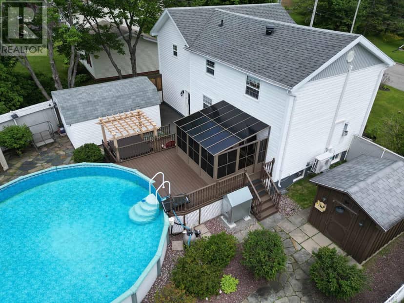 80 Parkwood Drive — photo 4 of 21