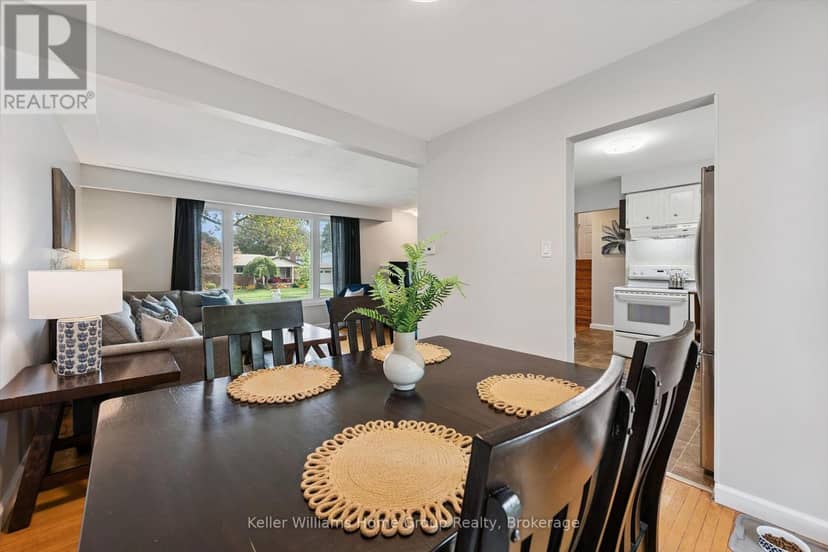 51 Lonsdale Drive — photo 12 of 40