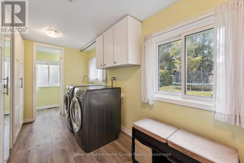 51 Lonsdale Drive — photo 18 of 40