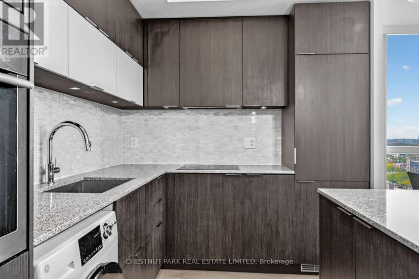 3001 - 318 Richmond Street W — photo 3 of 28
