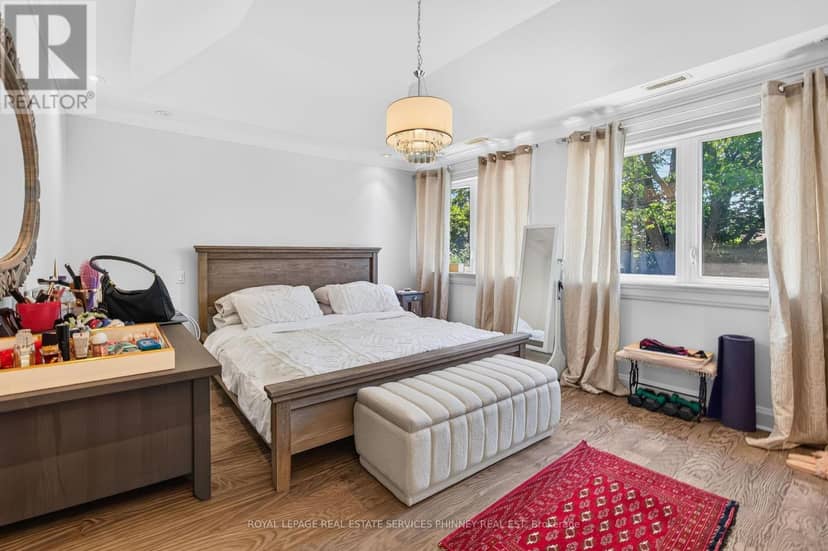 245 Florence Avenue — photo 21 of 40