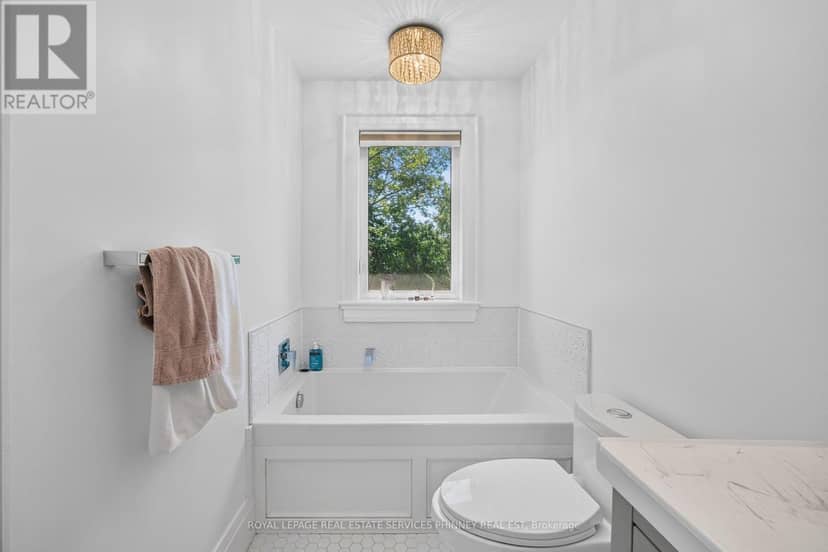 245 Florence Avenue — photo 23 of 40