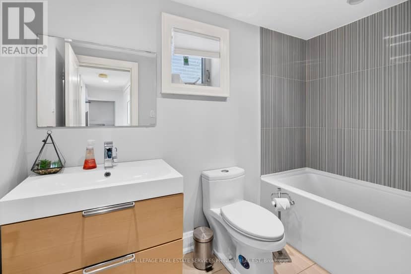 245 Florence Avenue — photo 34 of 40