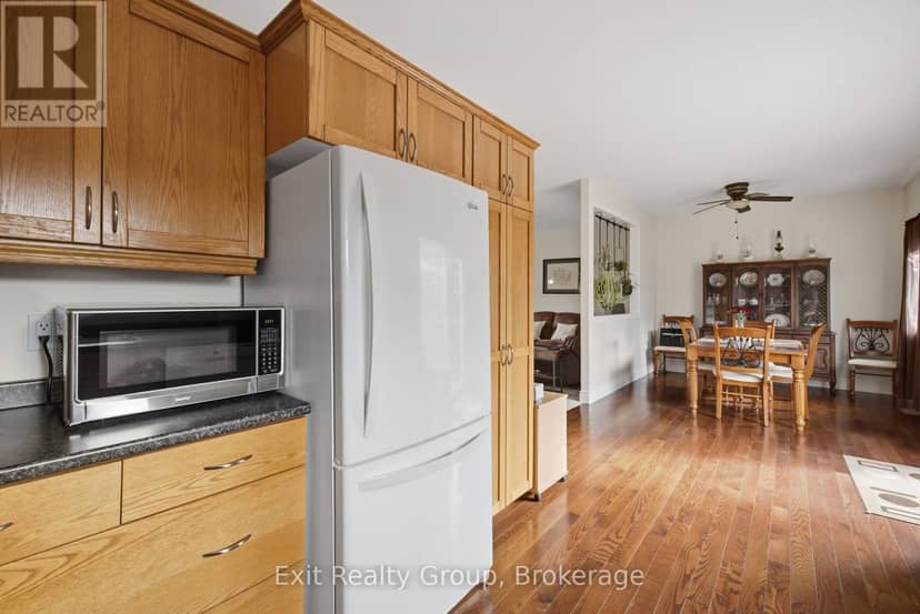 15 Evergreen Court — photo 12 of 37