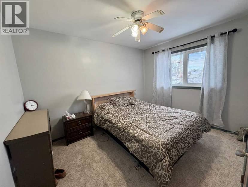 5019 51 Street — photo 9 of 23