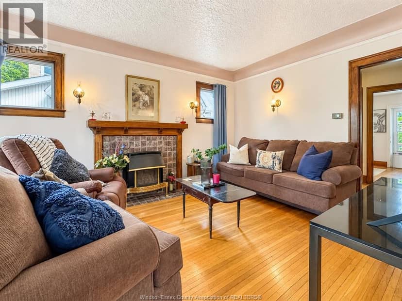 2270 Lillian — photo 3 of 40