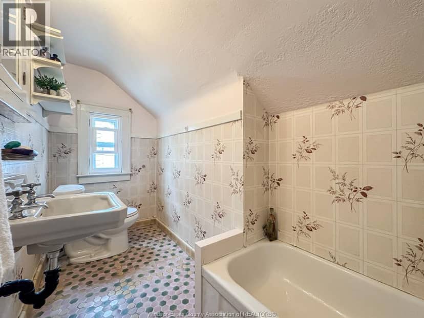 2270 Lillian — photo 34 of 40