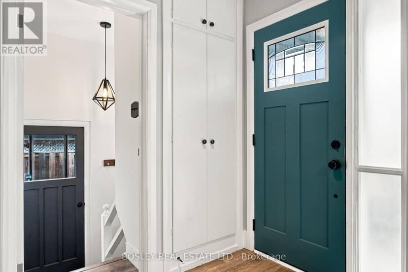 56 Christina Crescent — photo 2 of 36