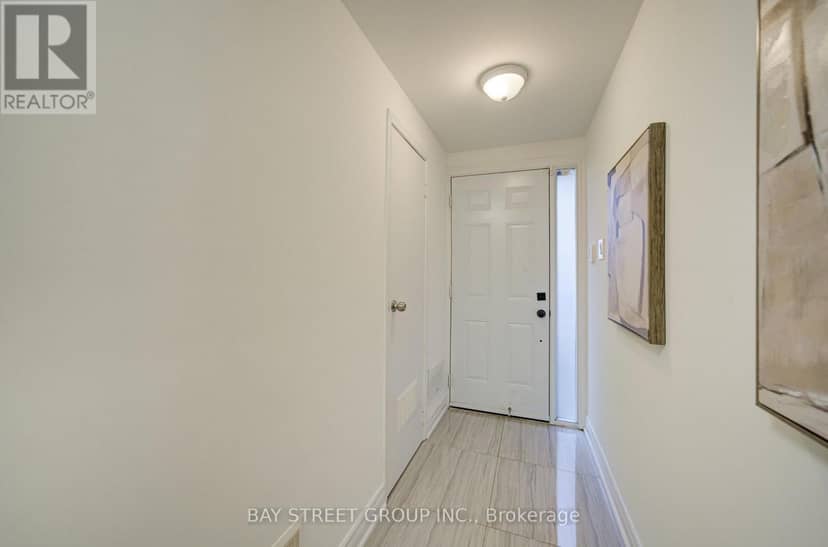 20 - 33 Dundalk Drive, Toronto, photo 3