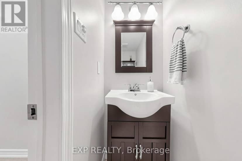 63 Fenwick Avenue — photo 15 of 40