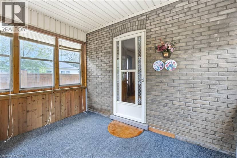 26 MAITLAND Street, Brantford, photo 2