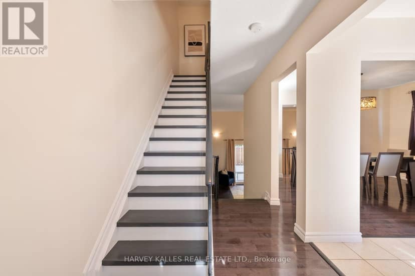 4 New Port Way — photo 15 of 33