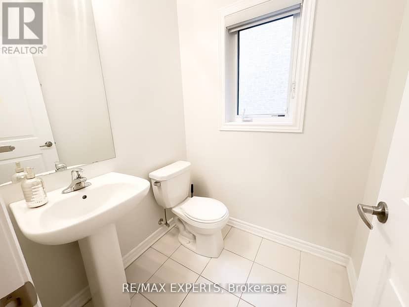 1426 Farrow Crescent — photo 18 of 40