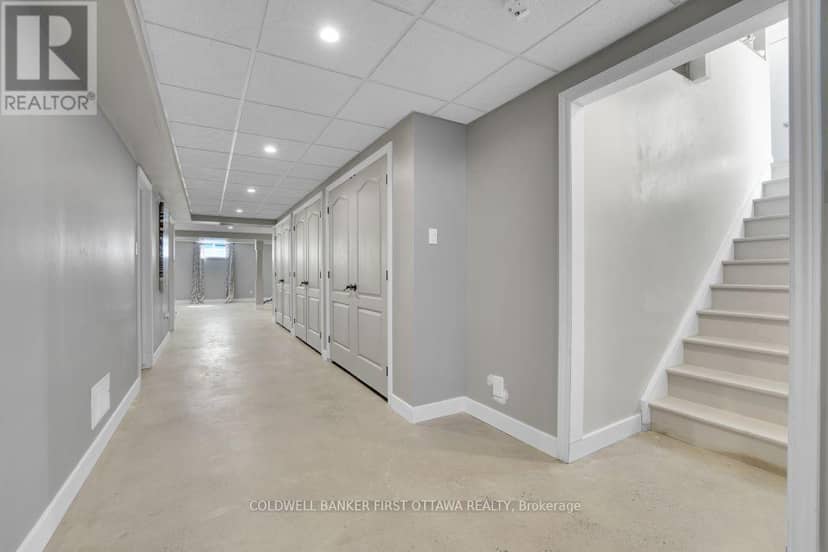 2060 Fifth Line Road — photo 28 of 40