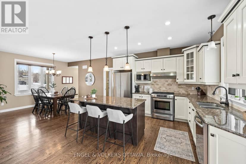 5579 Lombardy Drive — photo 13 of 40