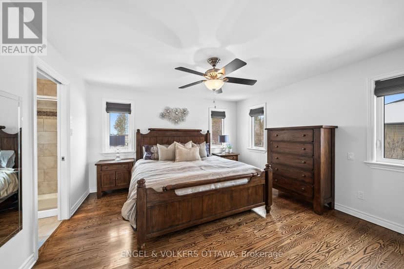 5579 Lombardy Drive — photo 15 of 40