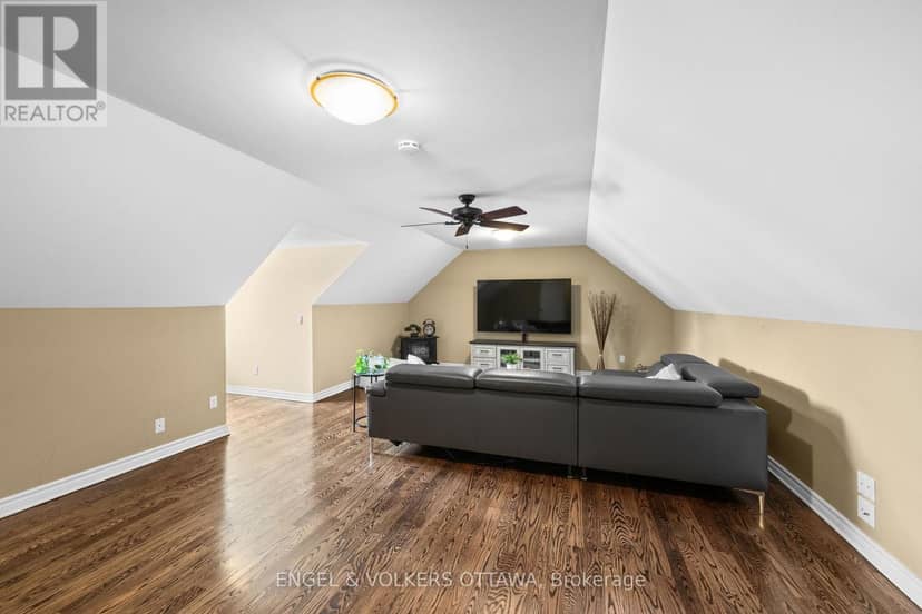 5579 Lombardy Drive — photo 26 of 40