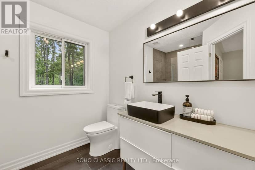 16 Oneida Avenue — photo 21 of 39