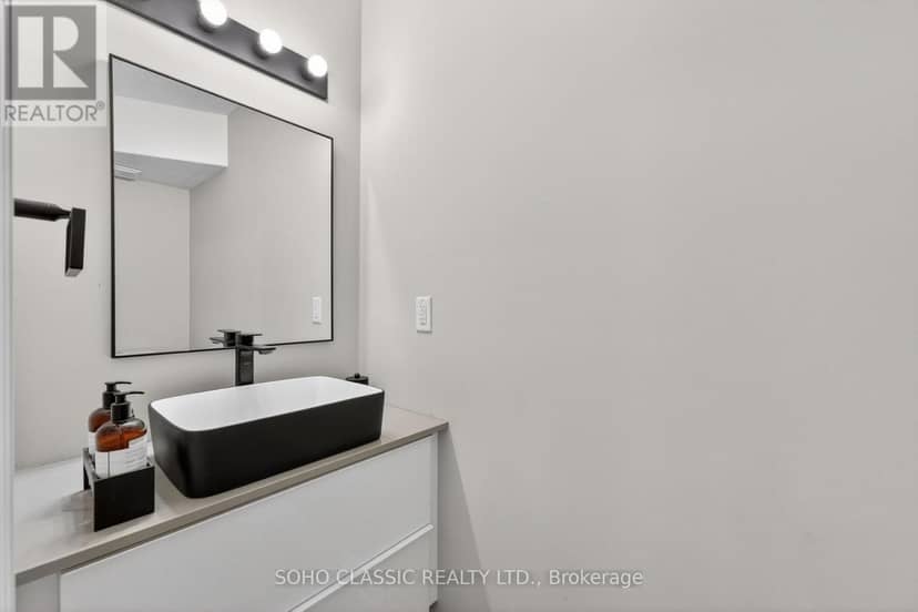 16 Oneida Avenue — photo 28 of 39