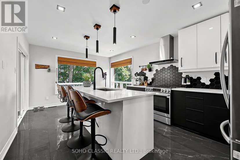 301 Leacock Drive, Barrie, photo 5