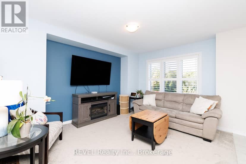 166 Esther Crescent — photo 10 of 33