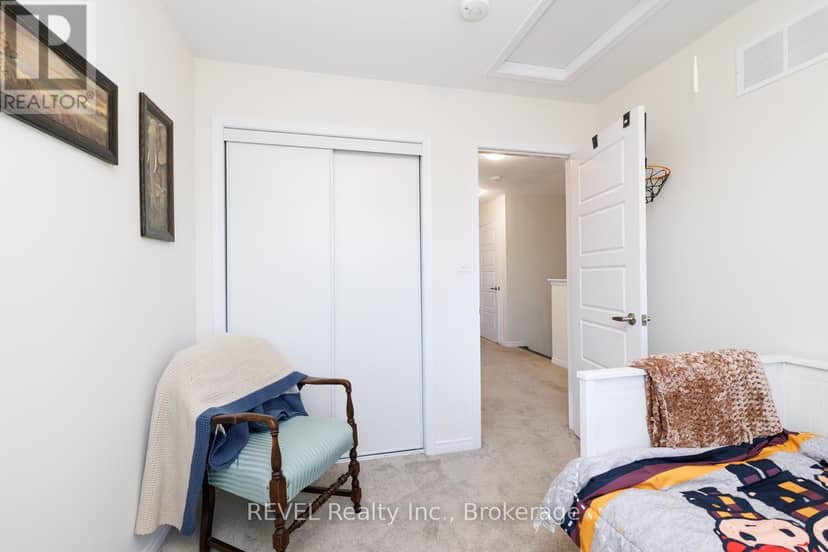 166 Esther Crescent — photo 15 of 33
