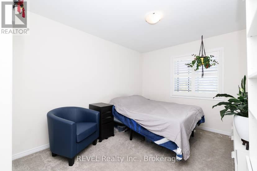 166 Esther Crescent — photo 16 of 33