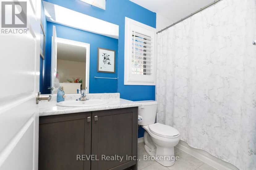 166 Esther Crescent — photo 18 of 33