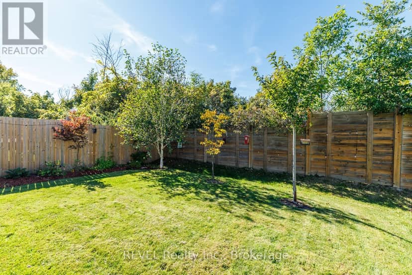 166 Esther Crescent — photo 30 of 33