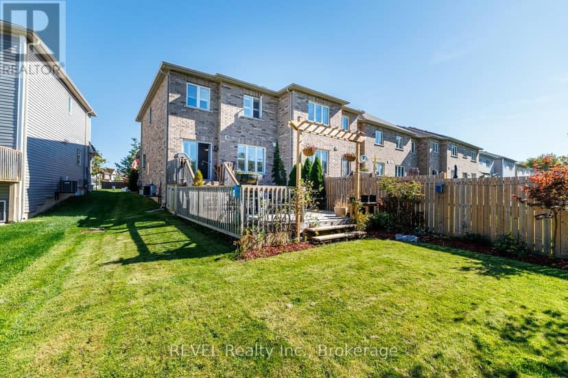 166 Esther Crescent — photo 31 of 33